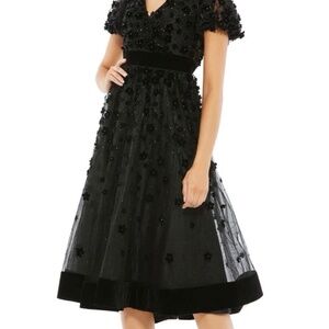 Mac Duggal Black Butterfly Sleeve Velvet Hem Midi Dress Size 16